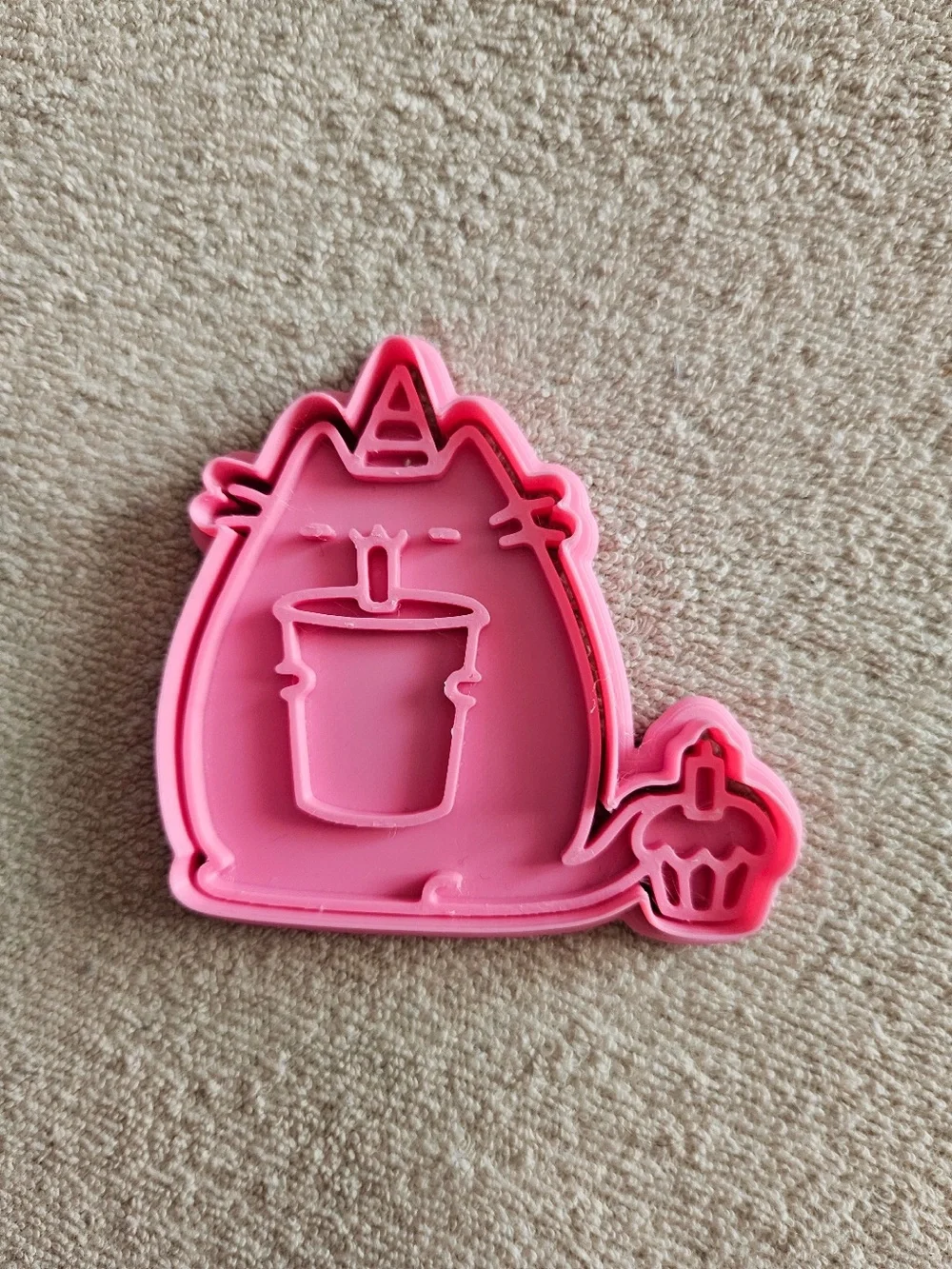 Pusheen cookie cutter